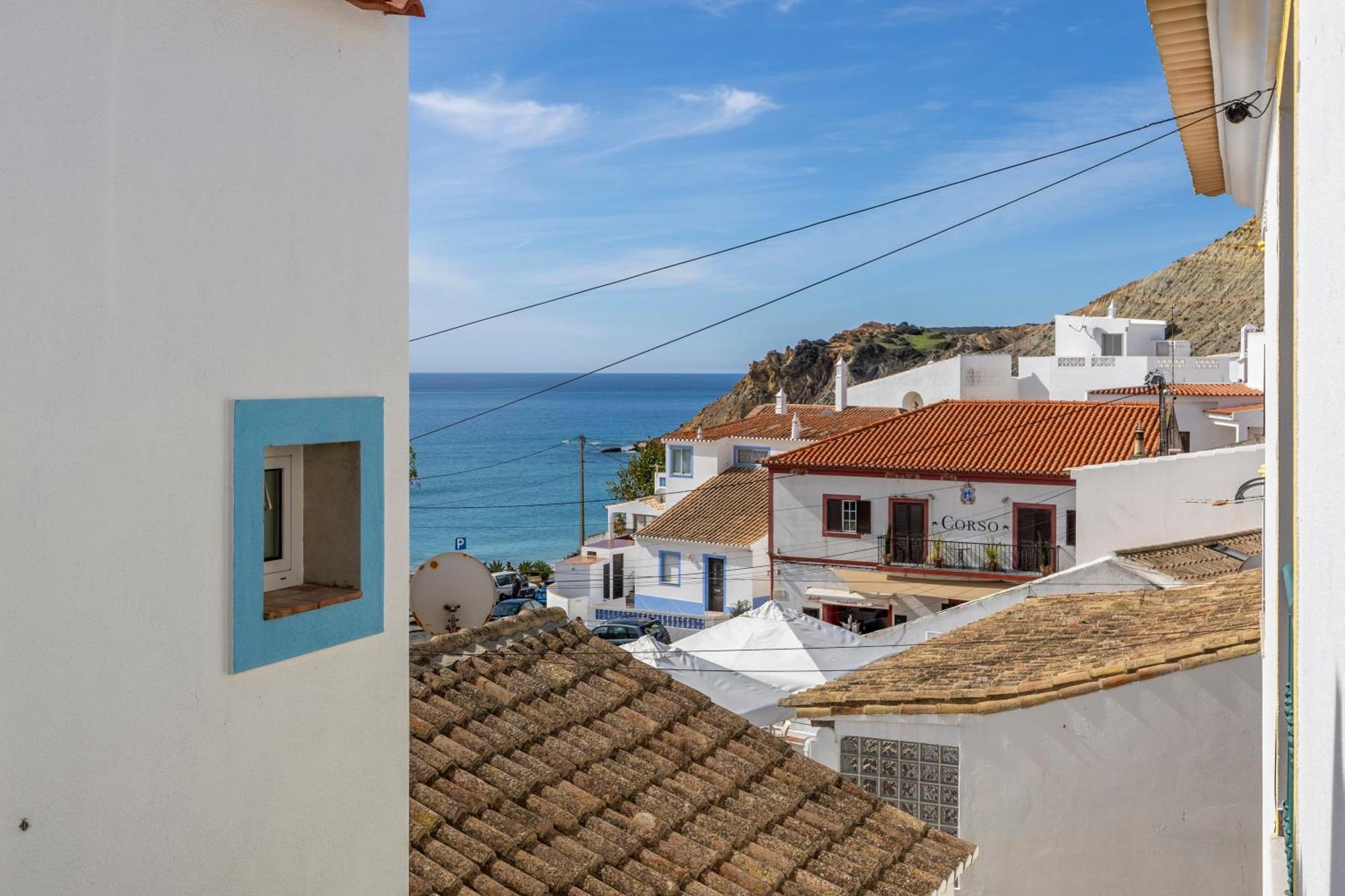 Som Ondas Apartment Budens